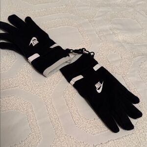 Nike Black and White Sports Gloves